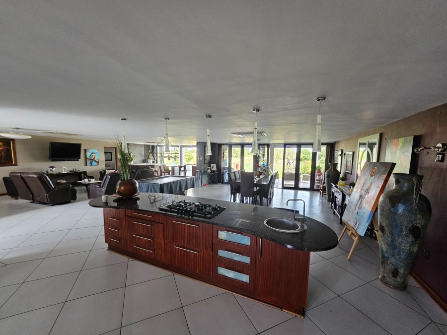5 Bedroom Property for Sale in Woodland Hills Free State